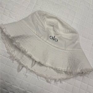 ALO Yoga Frayed White Bucket Hat